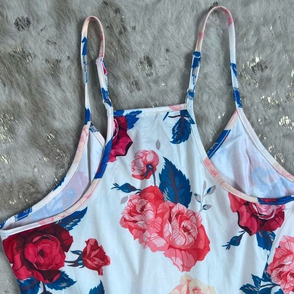 NWOT V Neck Floral Romper Adjustable Straps Pockets in Large💗 - Picture 6 of 7